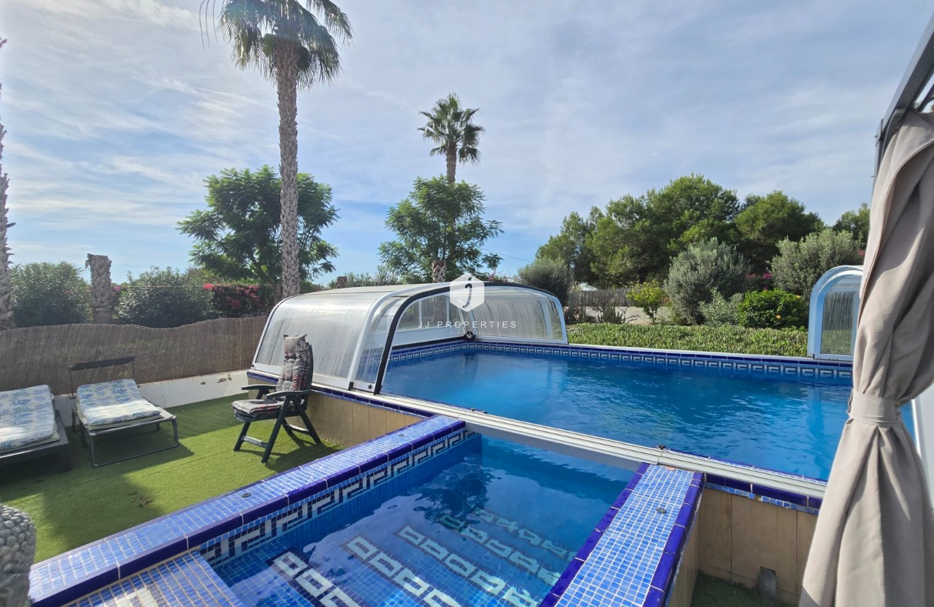 Segunda mano - Casa de campo -
Dolores - Costa Blanca