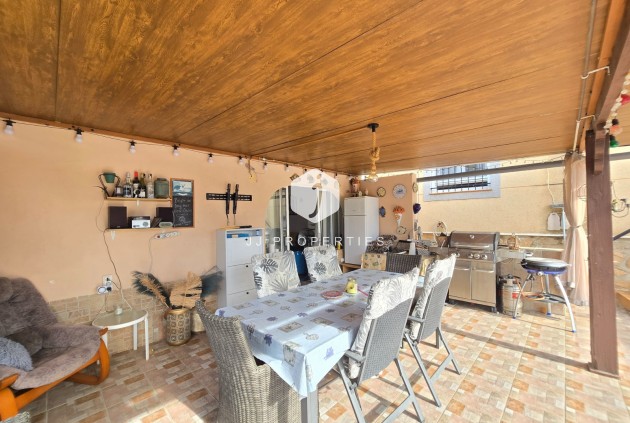 Segunda mano - Casa de campo -
Dolores - Costa Blanca