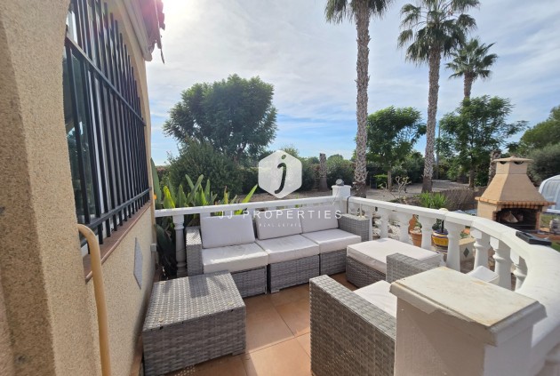 Segunda mano - Casa de campo -
Dolores - Costa Blanca