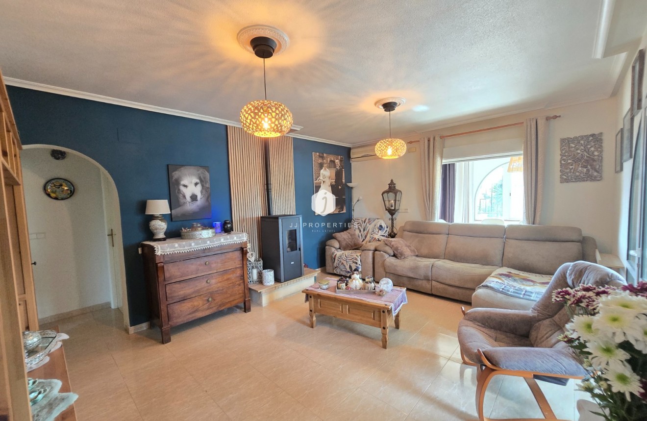 Segunda mano - Casa de campo -
Dolores - Costa Blanca