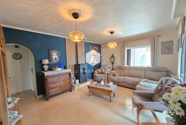 Segunda mano - Casa de campo -
Dolores - Costa Blanca