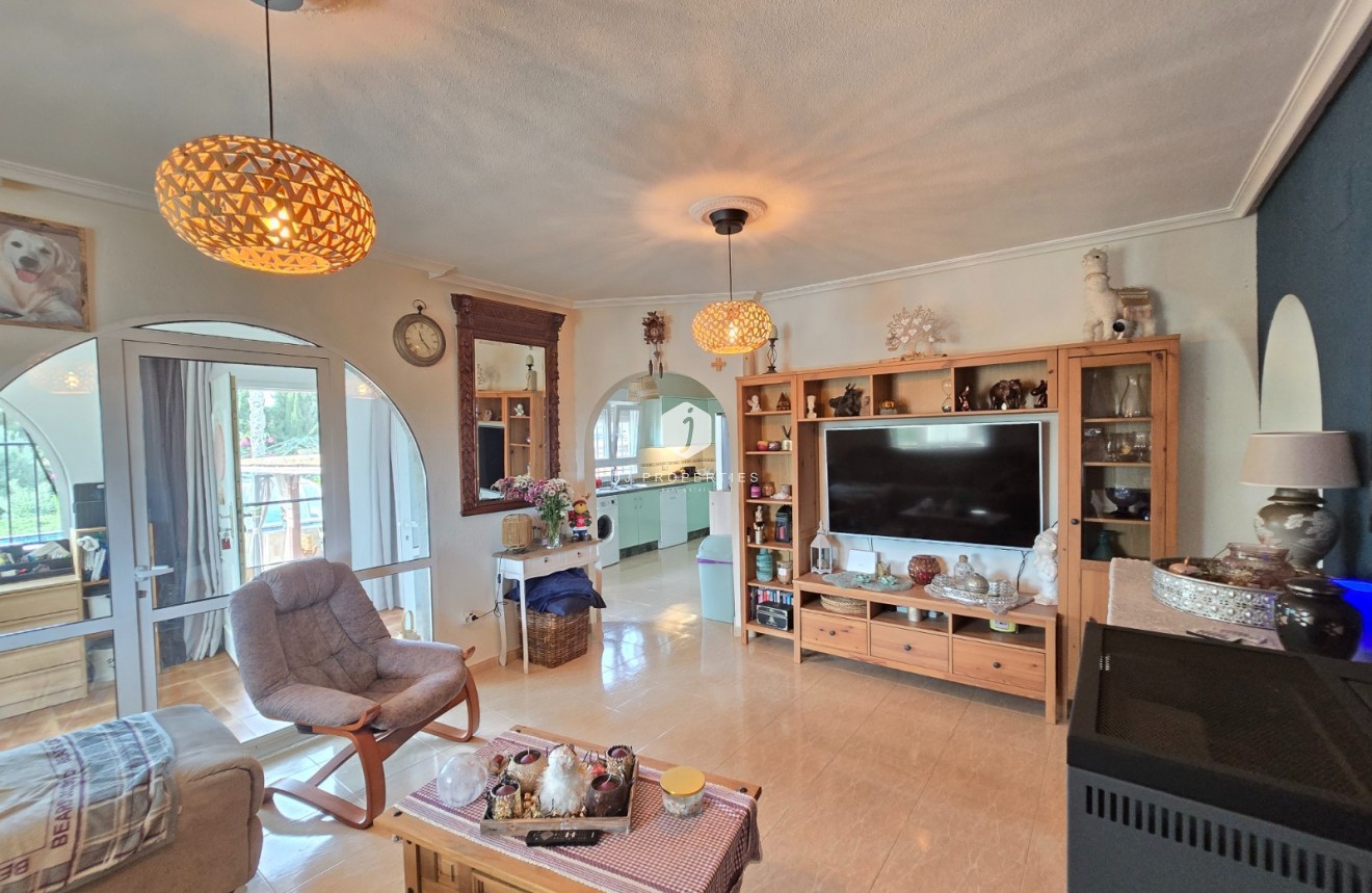 Segunda mano - Casa de campo -
Dolores - Costa Blanca