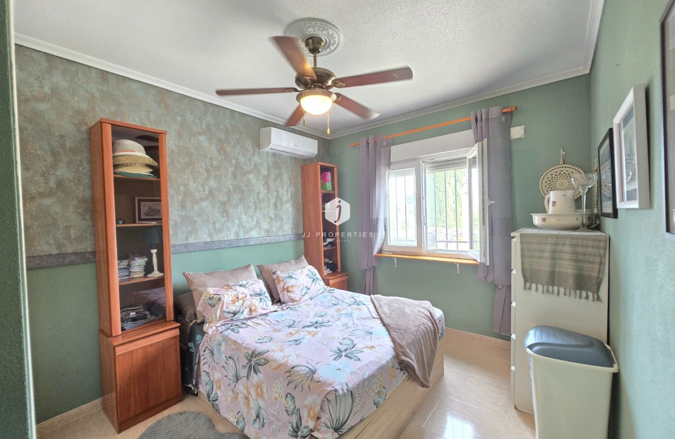 Segunda mano - Casa de campo -
Dolores - Costa Blanca