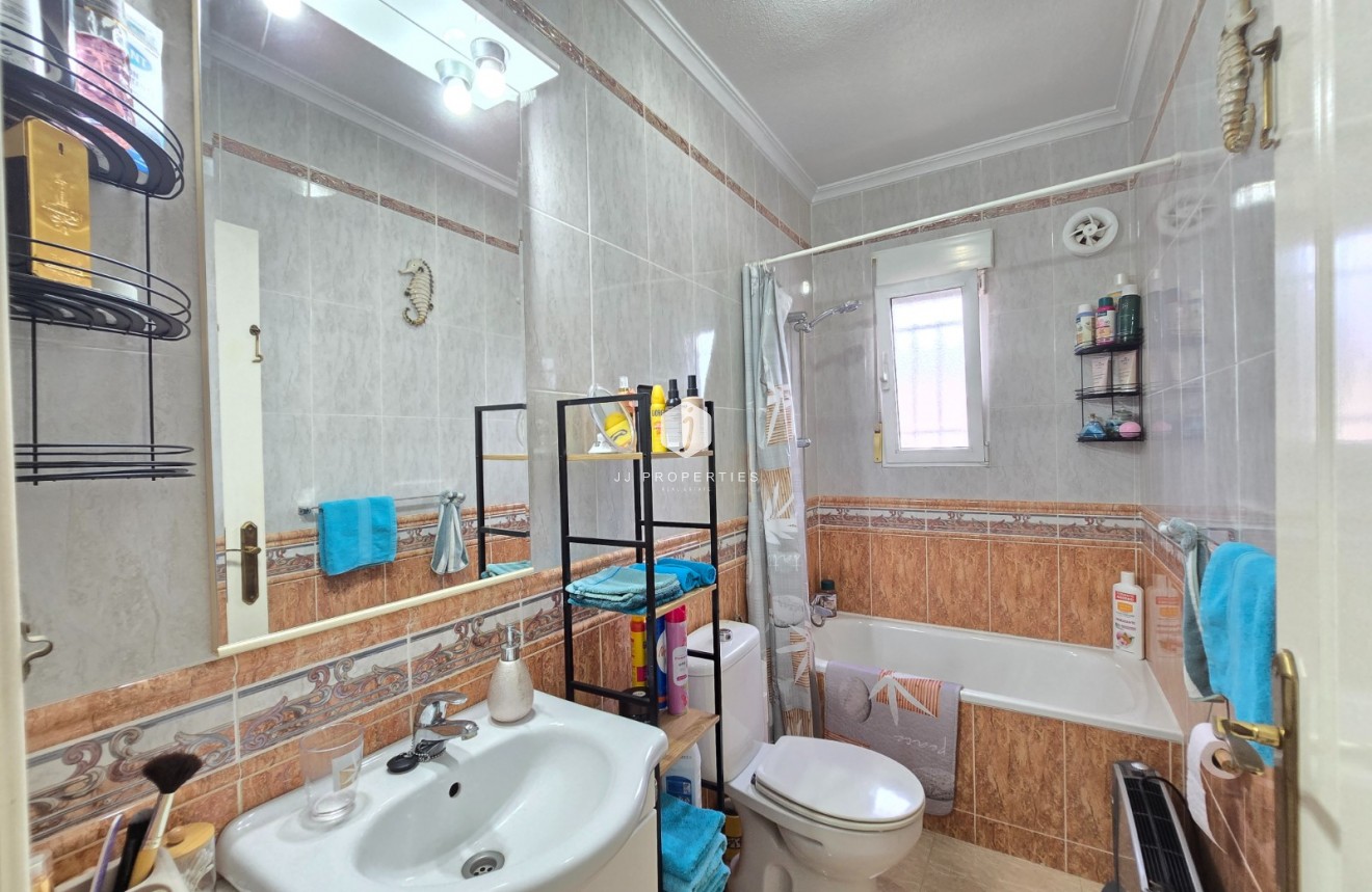 Segunda mano - Casa de campo -
Dolores - Costa Blanca