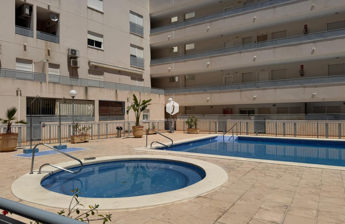D'occasion - Appartement -
Almoradí - Inland