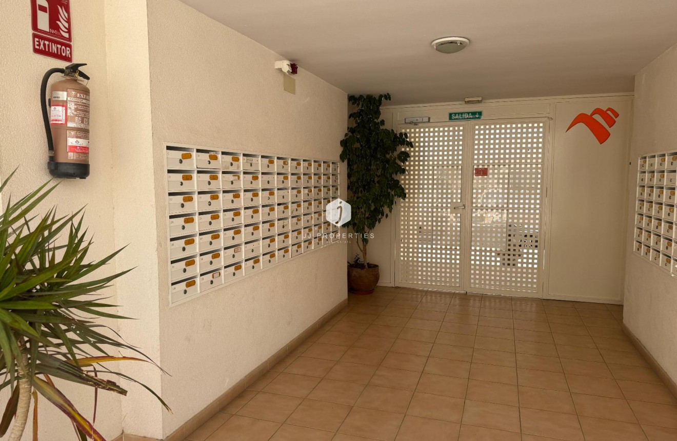 D'occasion - Appartement -
Almoradí - Inland