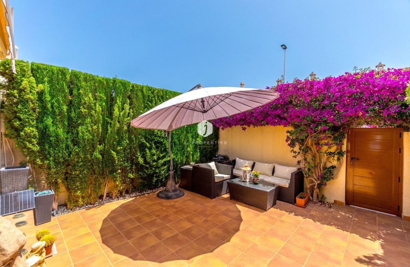 Segunda mano - Chalet -
Torrevieja - aguas nuevas