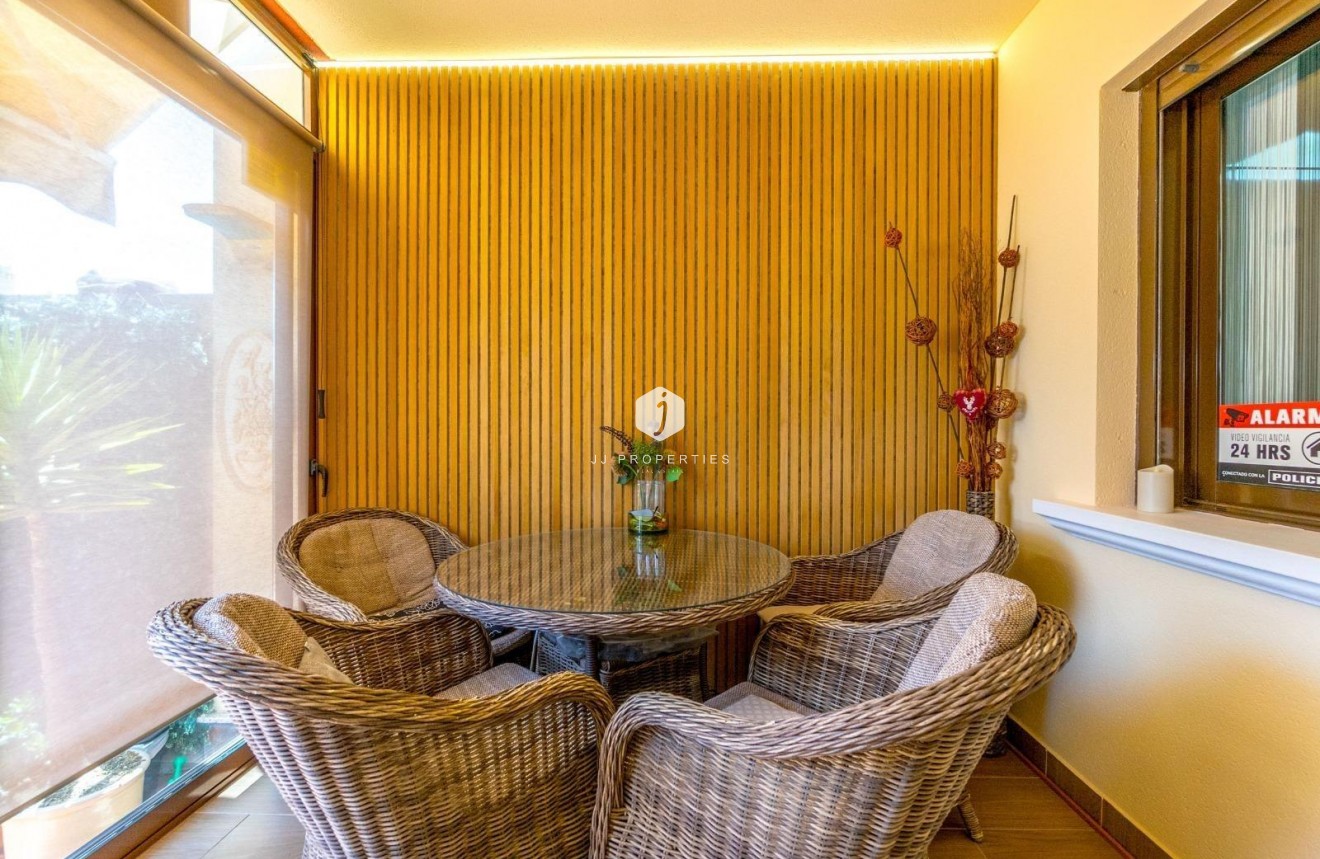 Segunda mano - Chalet -
Torrevieja - aguas nuevas