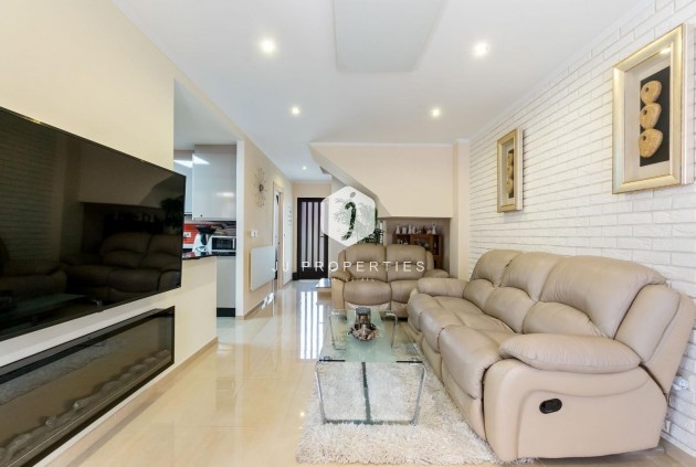 Segunda mano - Chalet -
Torrevieja - aguas nuevas