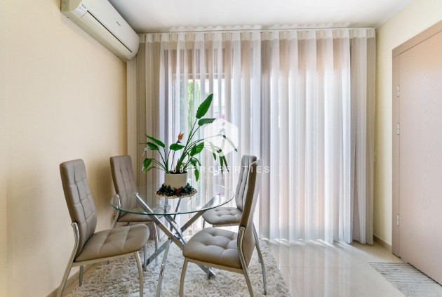 Segunda mano - Chalet -
Torrevieja - aguas nuevas