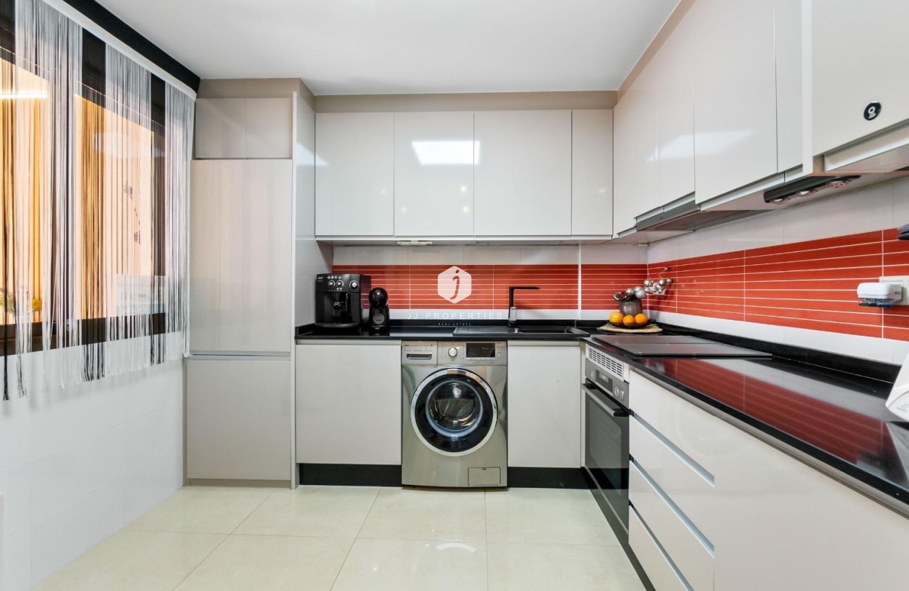 Segunda mano - Chalet -
Torrevieja - aguas nuevas