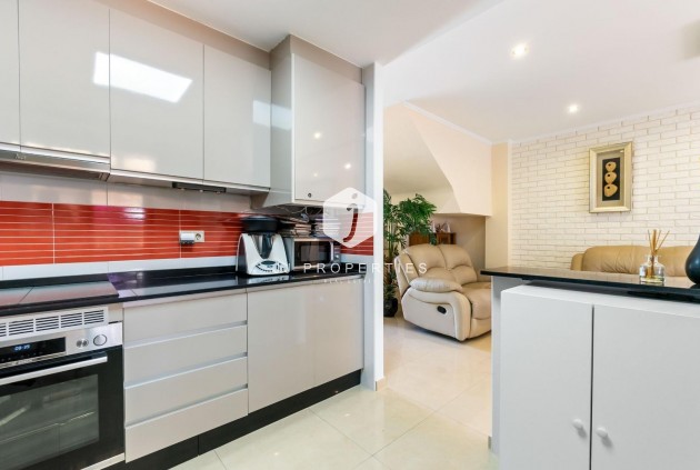 Segunda mano - Chalet -
Torrevieja - aguas nuevas