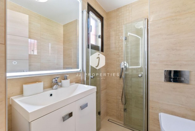 Segunda mano - Chalet -
Torrevieja - aguas nuevas