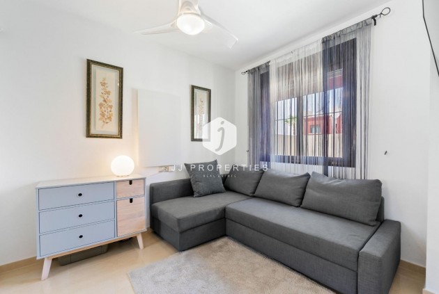 Segunda mano - Chalet -
Torrevieja - aguas nuevas