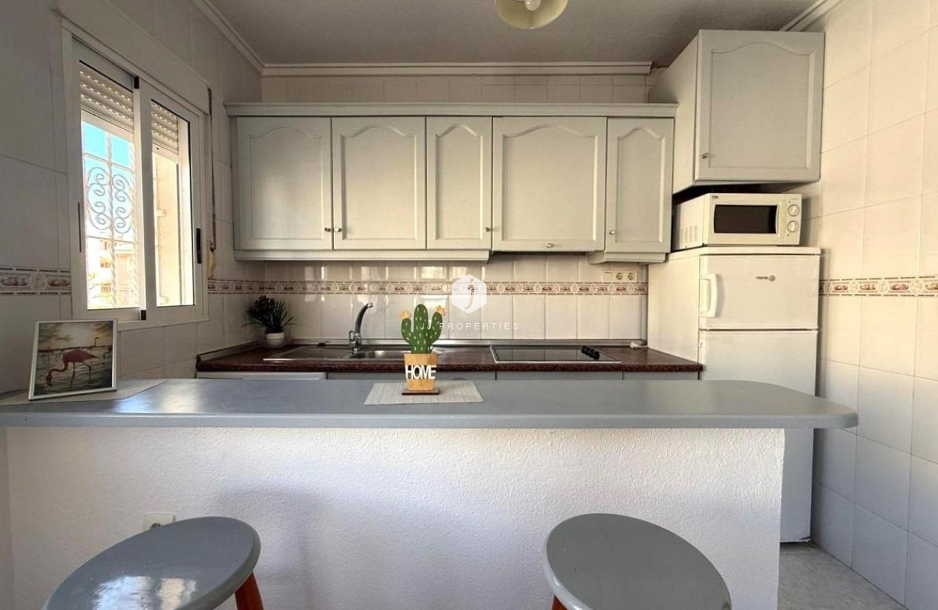 Segunda mano - Bungalow -
Torrevieja - Los Frutales