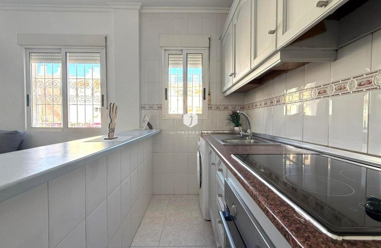 Segunda mano - Bungalow -
Torrevieja - Los Frutales