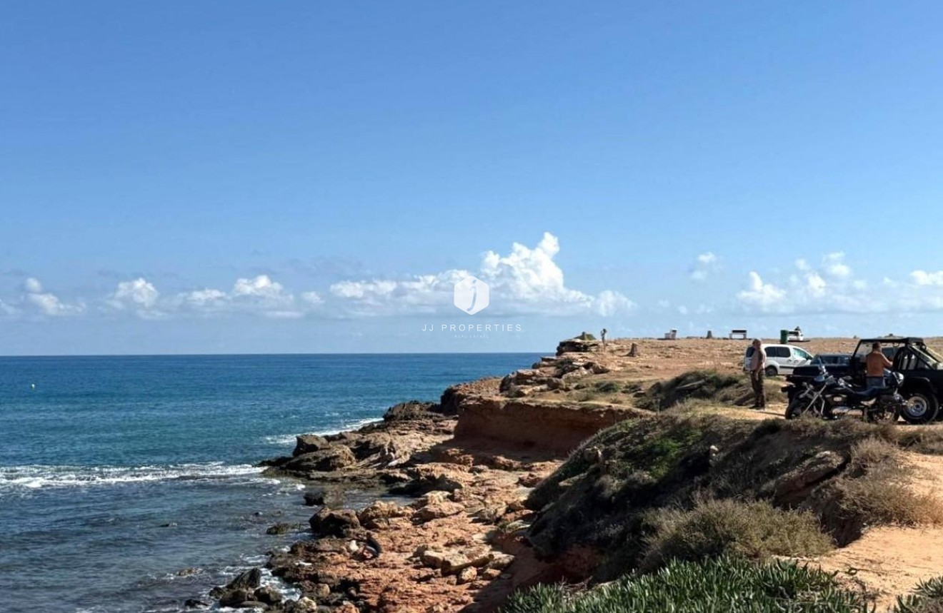 Segunda mano - Bungalow -
Torrevieja - Los Frutales