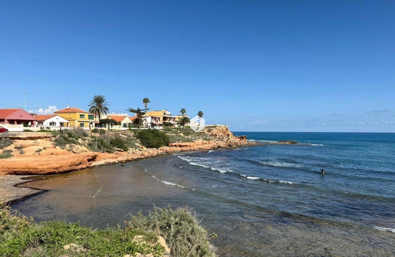 Segunda mano - Bungalow -
Torrevieja - Los Frutales