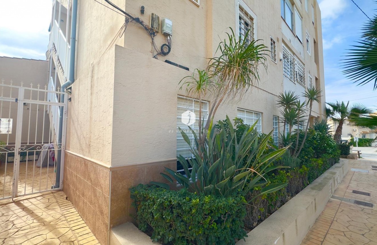 Aus zweiter Hand - Wohnung -
Torrevieja - Zona Los Frutales