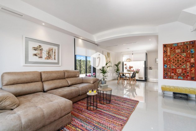 Neue Gebäude - Villa -
Los Montesinos - La herrada