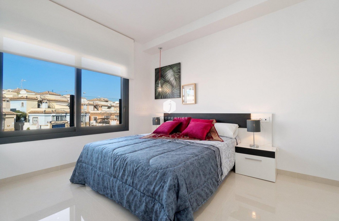 Neue Gebäude - Villa -
Los Montesinos - La herrada