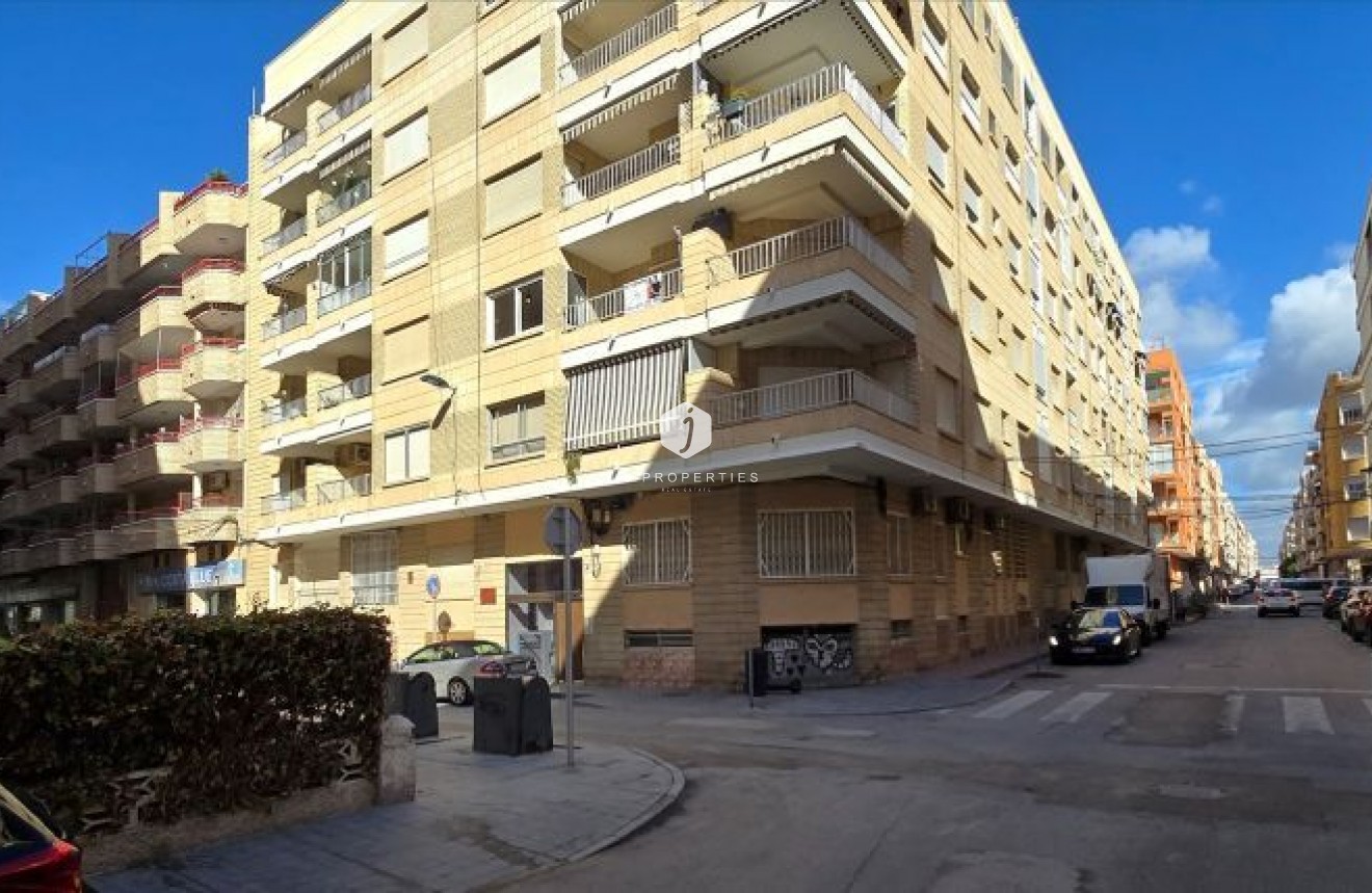 Segunda mano - Apartamento / piso -
Torrevieja - Centro