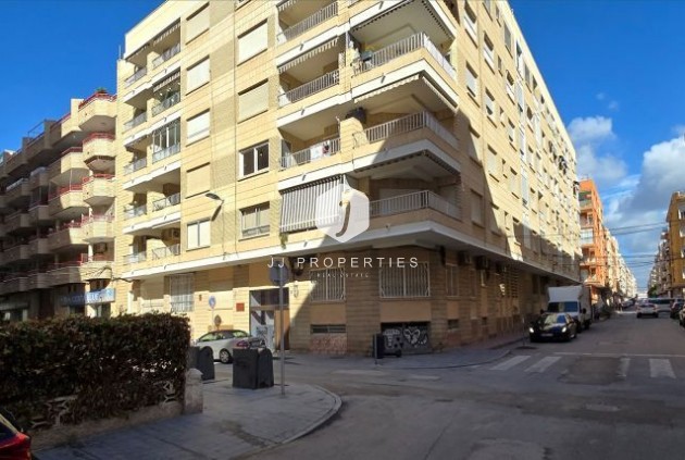 Segunda mano - Apartamento / piso -
Torrevieja - Centro