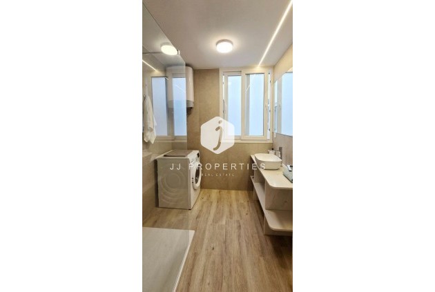 Segunda mano - Apartamento / piso -
Torrevieja - Centro