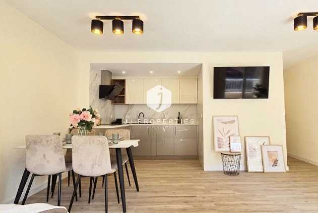 Segunda mano - Apartamento / piso -
Torrevieja - Centro