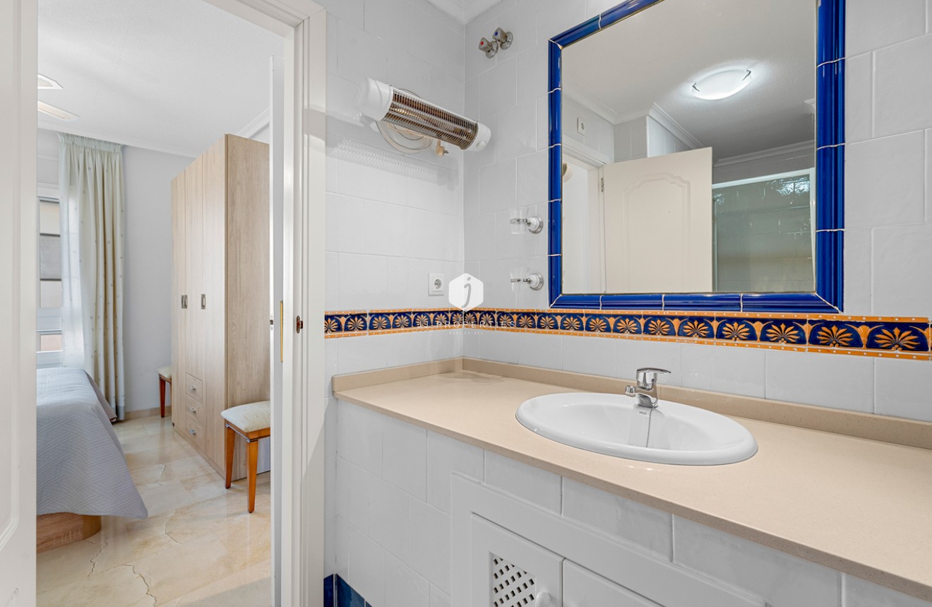 Segunda mano - Apartamento / piso -
Playa Flamenca - Costa Blanca