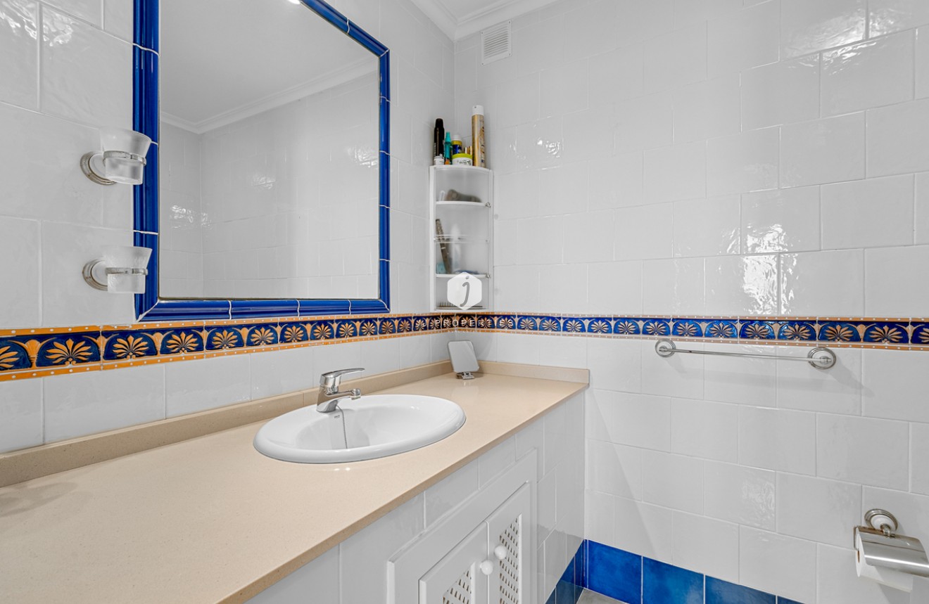 Segunda mano - Apartamento / piso -
Playa Flamenca - Costa Blanca