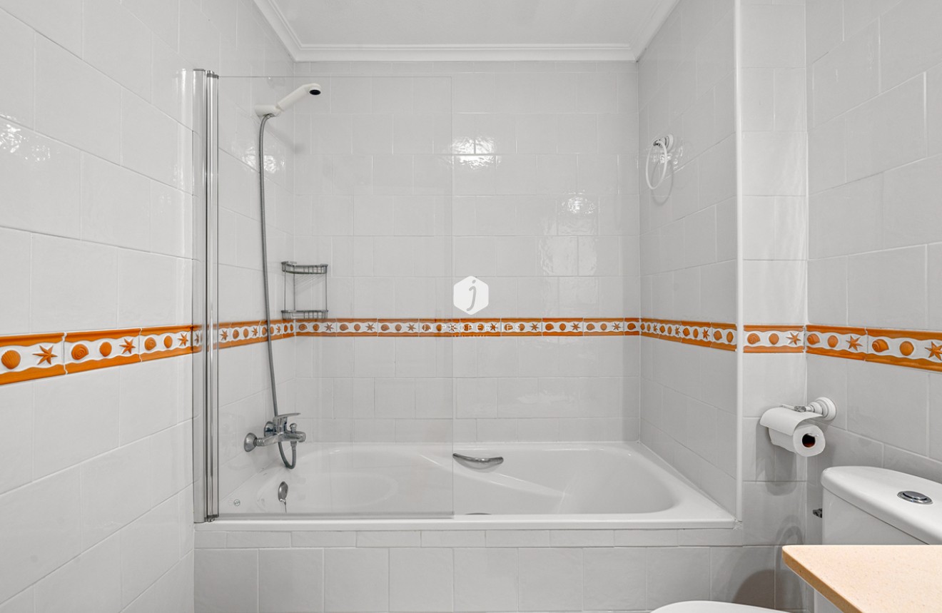 Segunda mano - Apartamento / piso -
Playa Flamenca - Costa Blanca