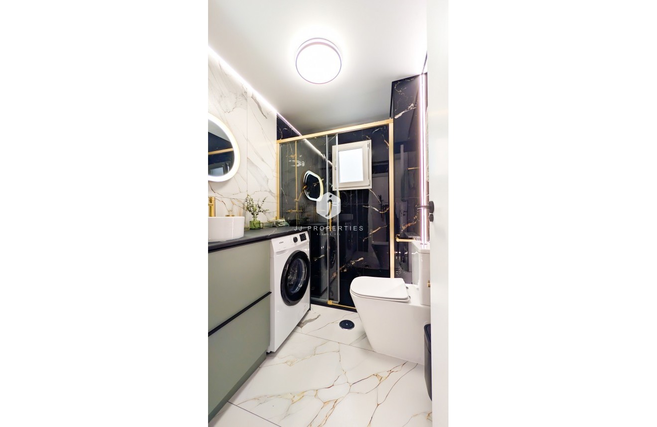 Segunda mano - Apartamento / piso -
Torrevieja - Costa Blanca