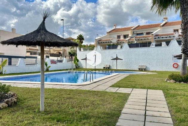 Segunda mano - Chalet -
San Miguel de Salinas - Inland