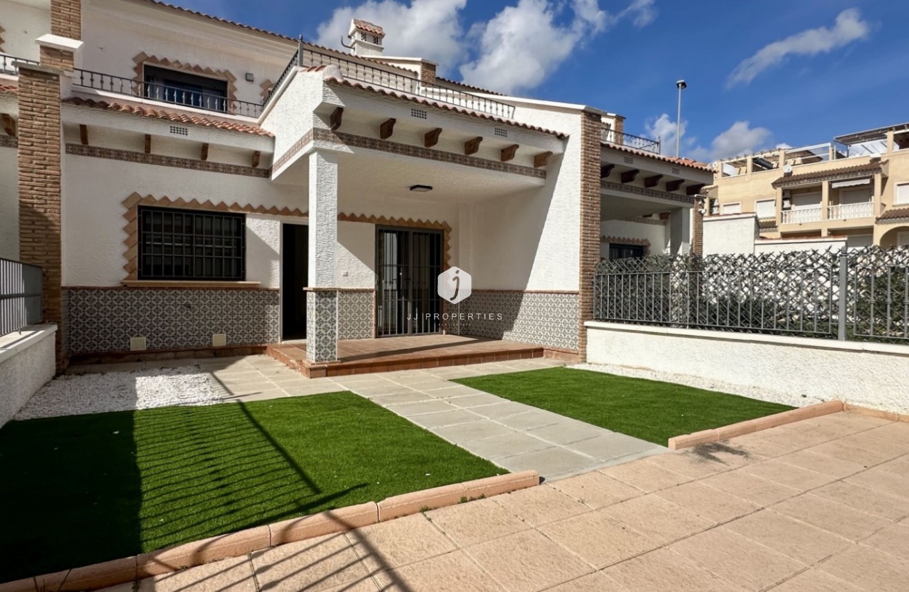 Segunda mano - Chalet -
San Miguel de Salinas - Inland
