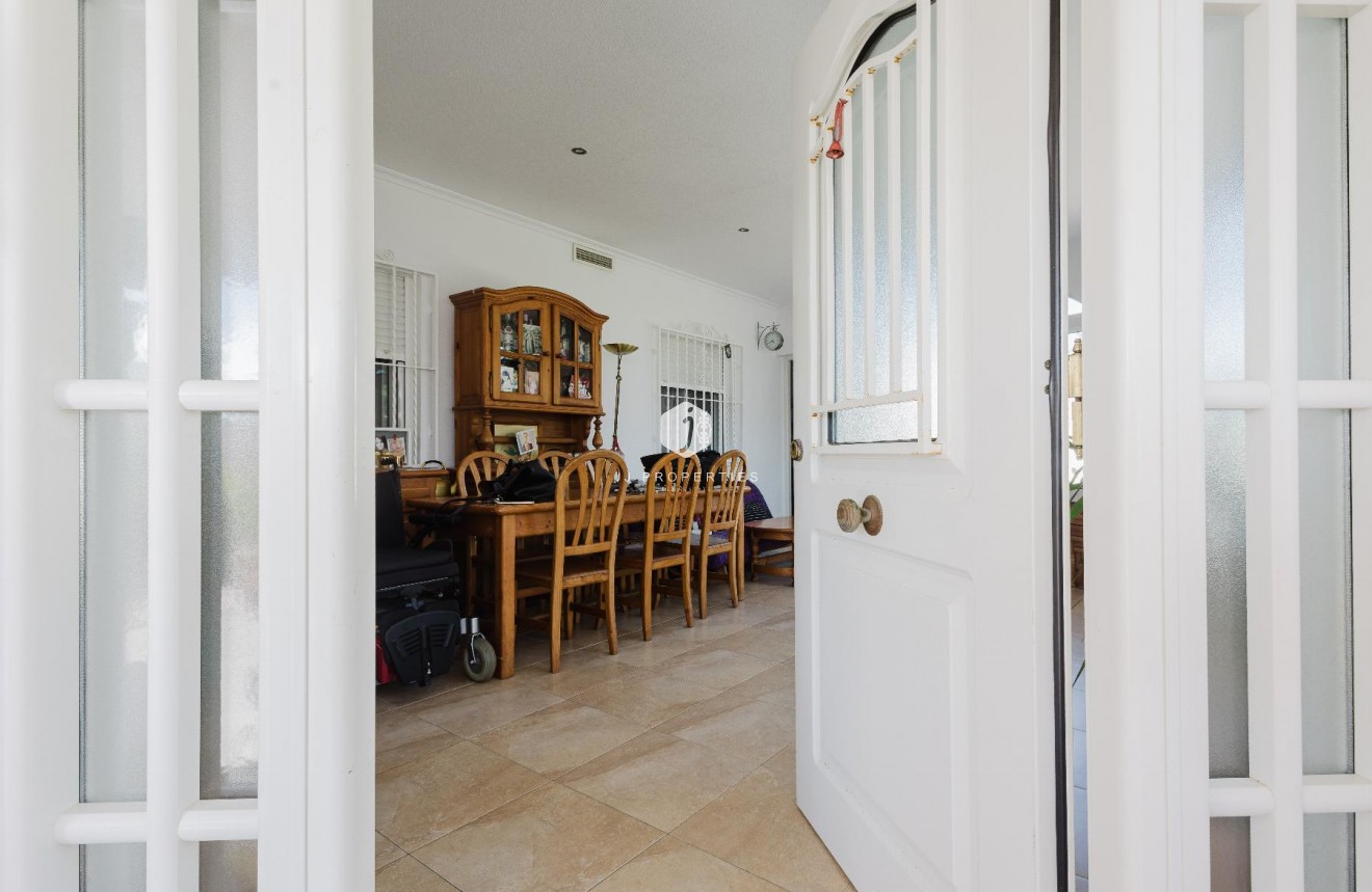 D'occasion - Villa -
Torrevieja - Costa Blanca