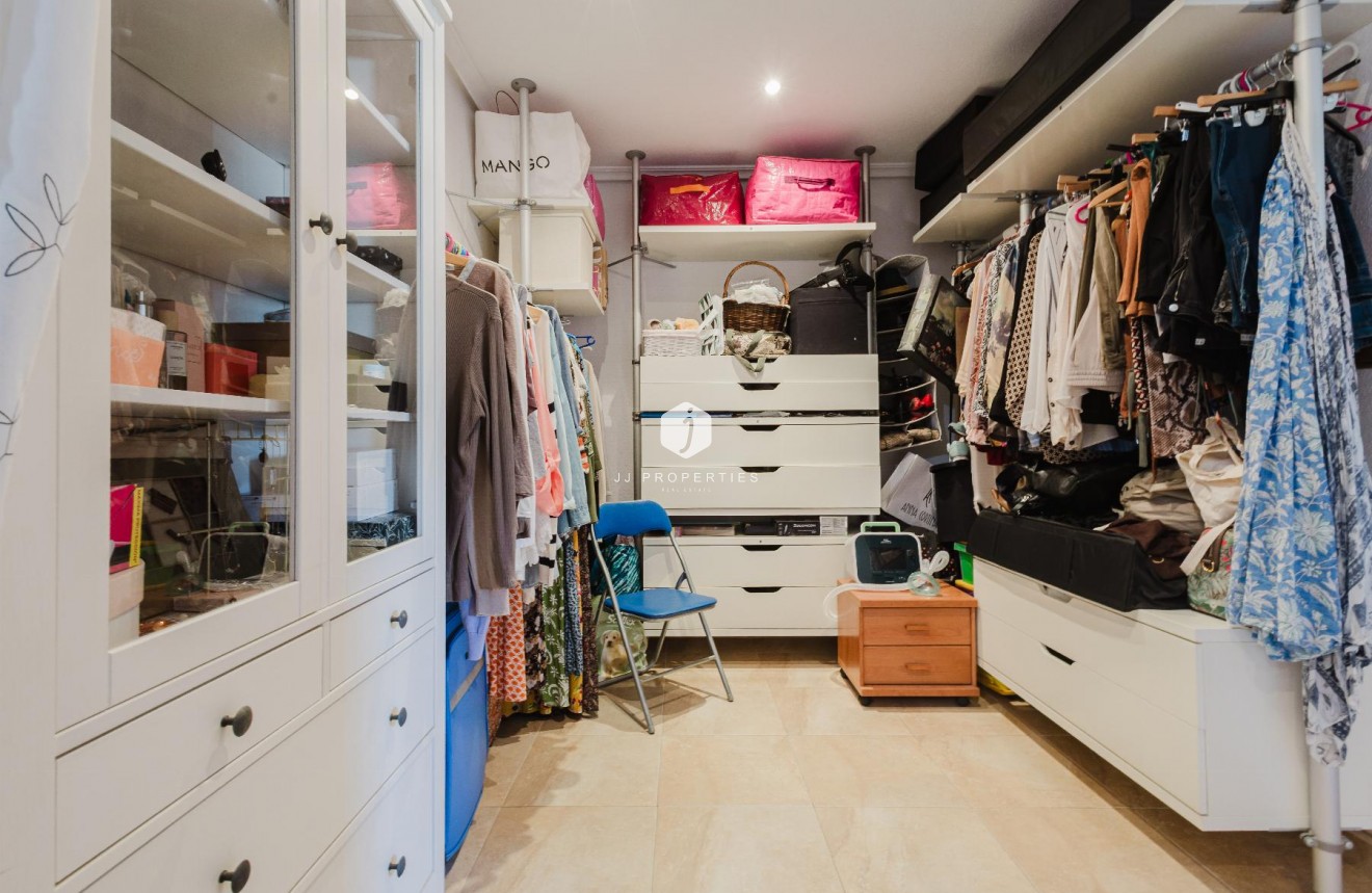 D'occasion - Villa -
Torrevieja - Costa Blanca