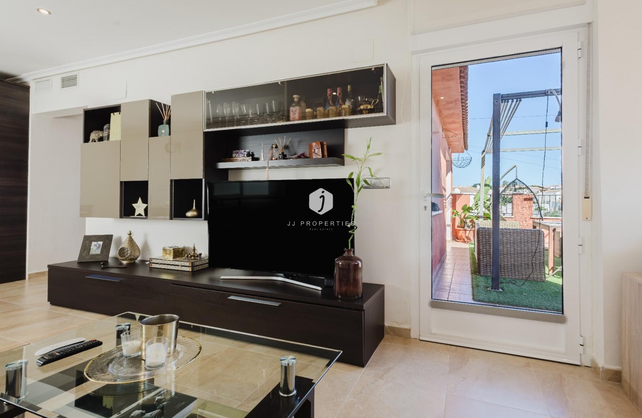 D'occasion - Villa -
Torrevieja - Costa Blanca