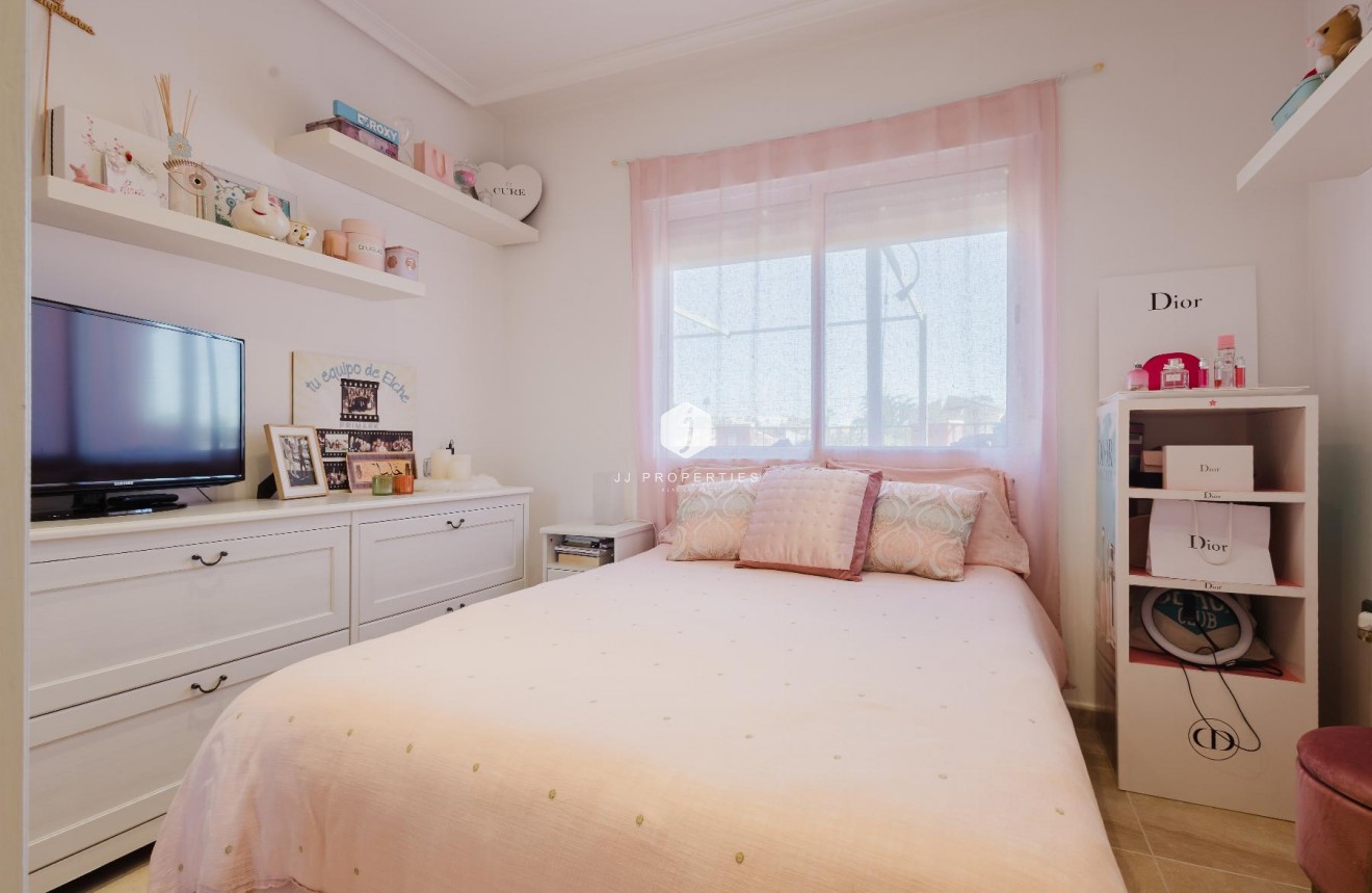 D'occasion - Villa -
Torrevieja - Costa Blanca