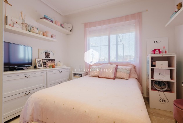 D'occasion - Villa -
Torrevieja - Costa Blanca