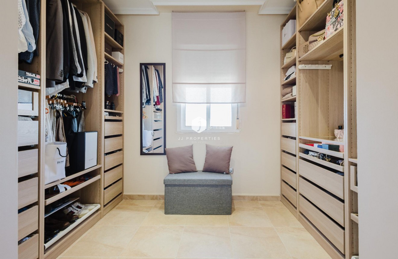 D'occasion - Villa -
Torrevieja - Costa Blanca