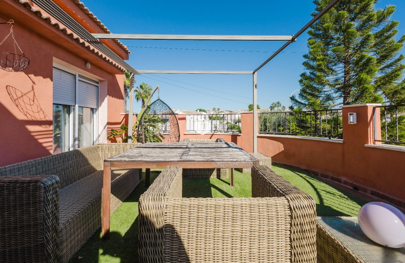D'occasion - Villa -
Torrevieja - Costa Blanca