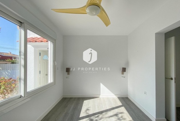 D'occasion - Villa -
Torrevieja - Costa Blanca