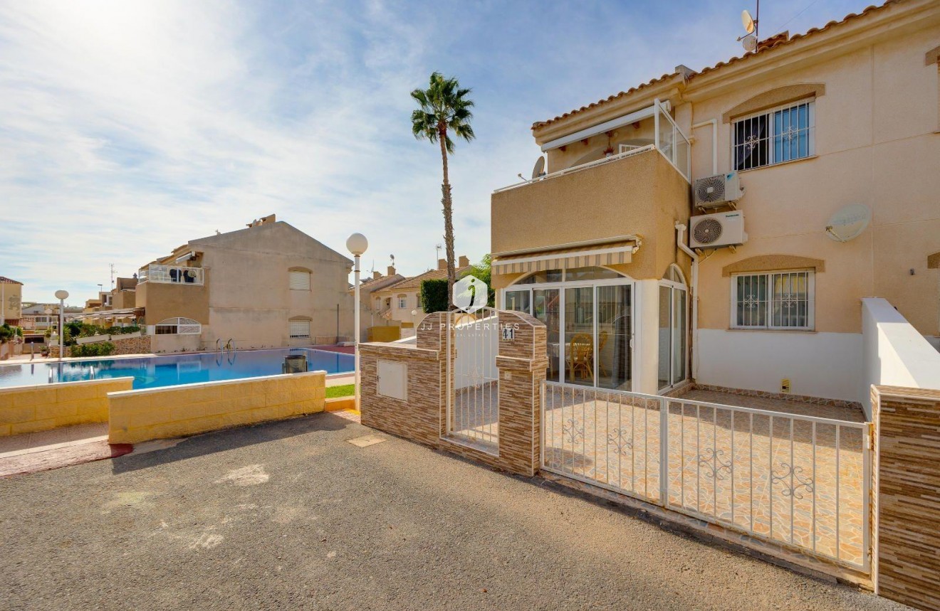 Segunda mano - Bungalow -
Torrevieja - Aguas Nuevas 2