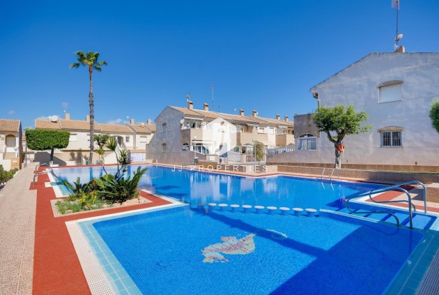 Segunda mano - Bungalow -
Torrevieja - Aguas Nuevas 2