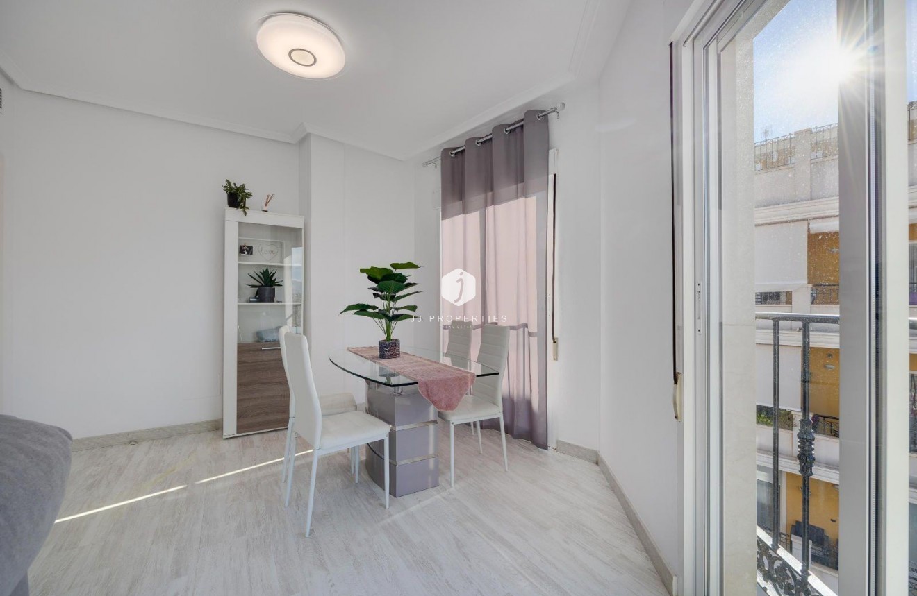 Resale - Penthouse -
Almoradí - Parque De La U