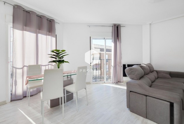 Resale - Penthouse -
Almoradí - Parque De La U