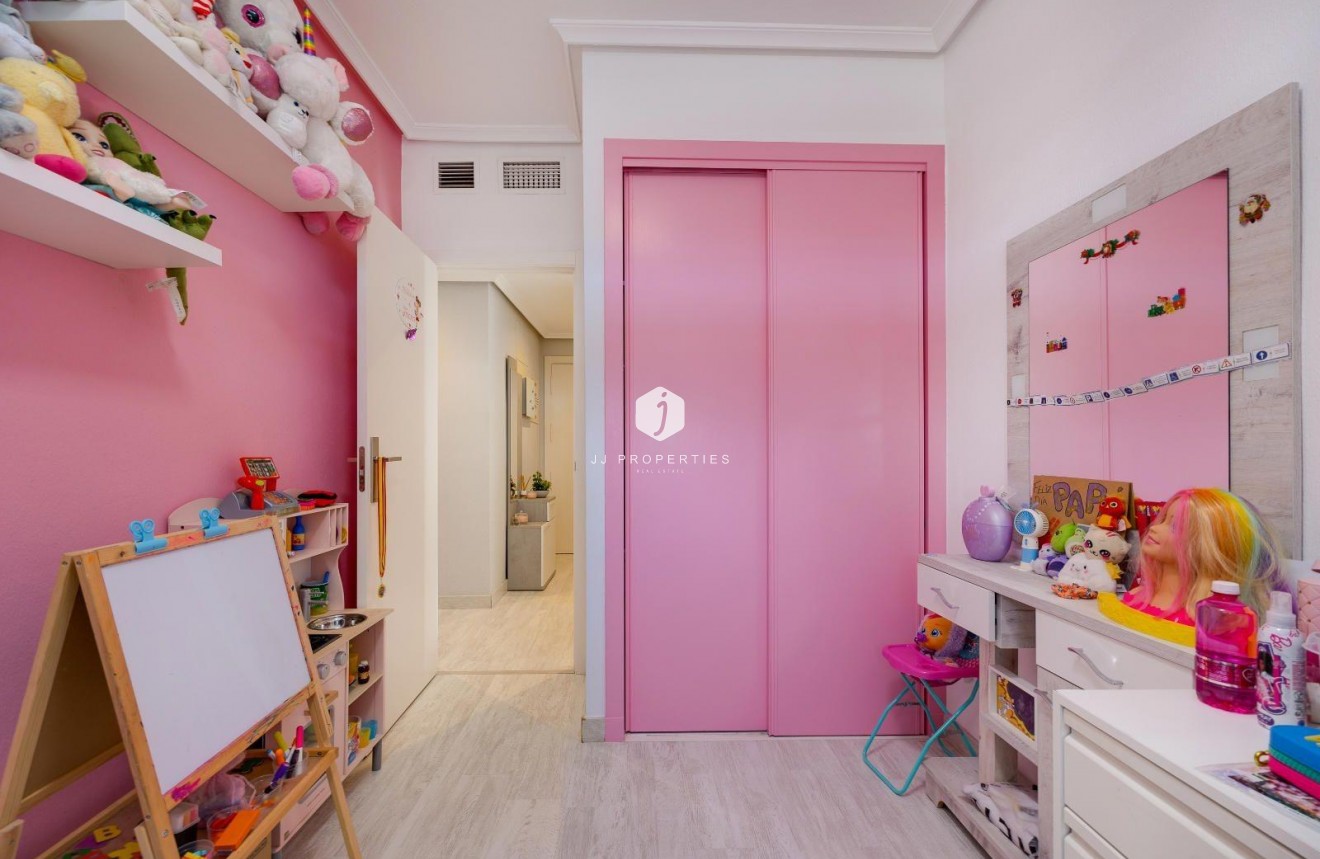 Resale - Penthouse -
Almoradí - Parque De La U