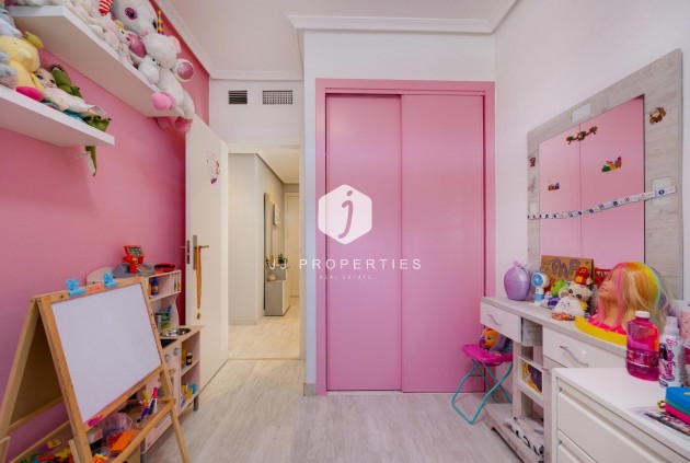 Resale - Penthouse -
Almoradí - Parque De La U