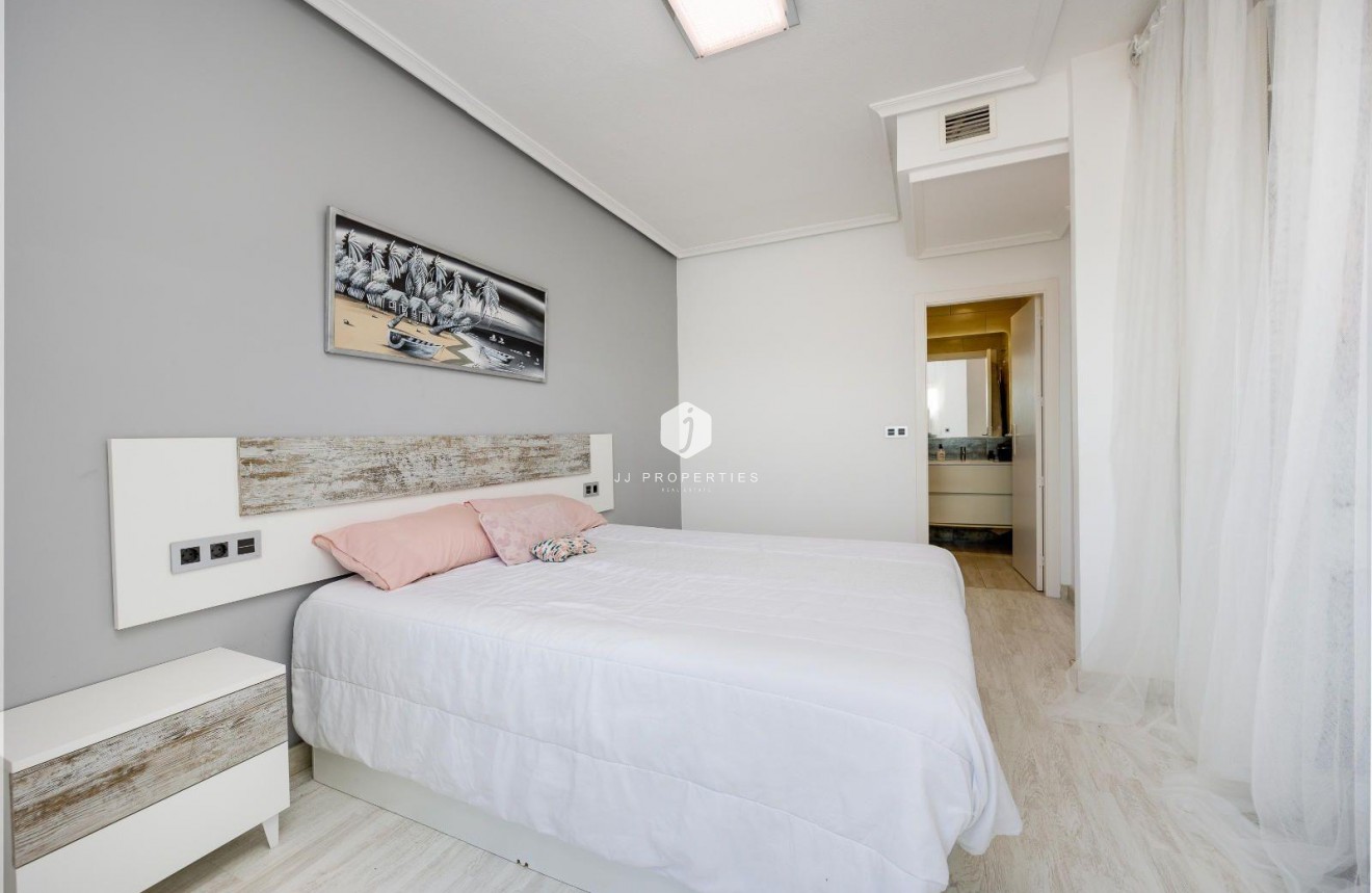 Resale - Penthouse -
Almoradí - Parque De La U